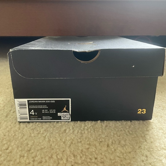 Jordan maxin 200 gym red size 4y - Picture 3 of 6